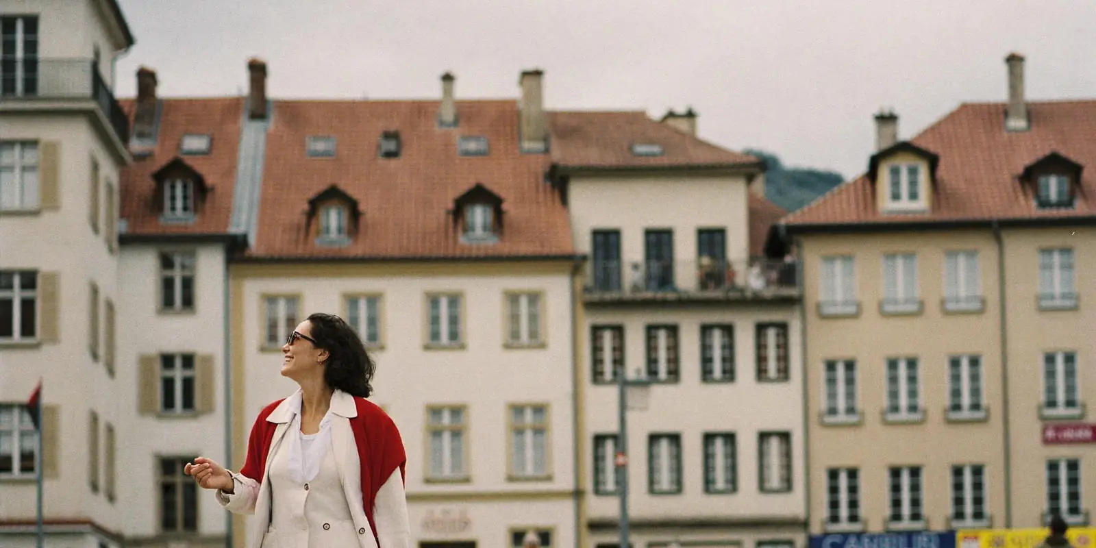 Frau in der Winterthurer Altstadt — Gemeindesteuerfuss und Steuerbelastung